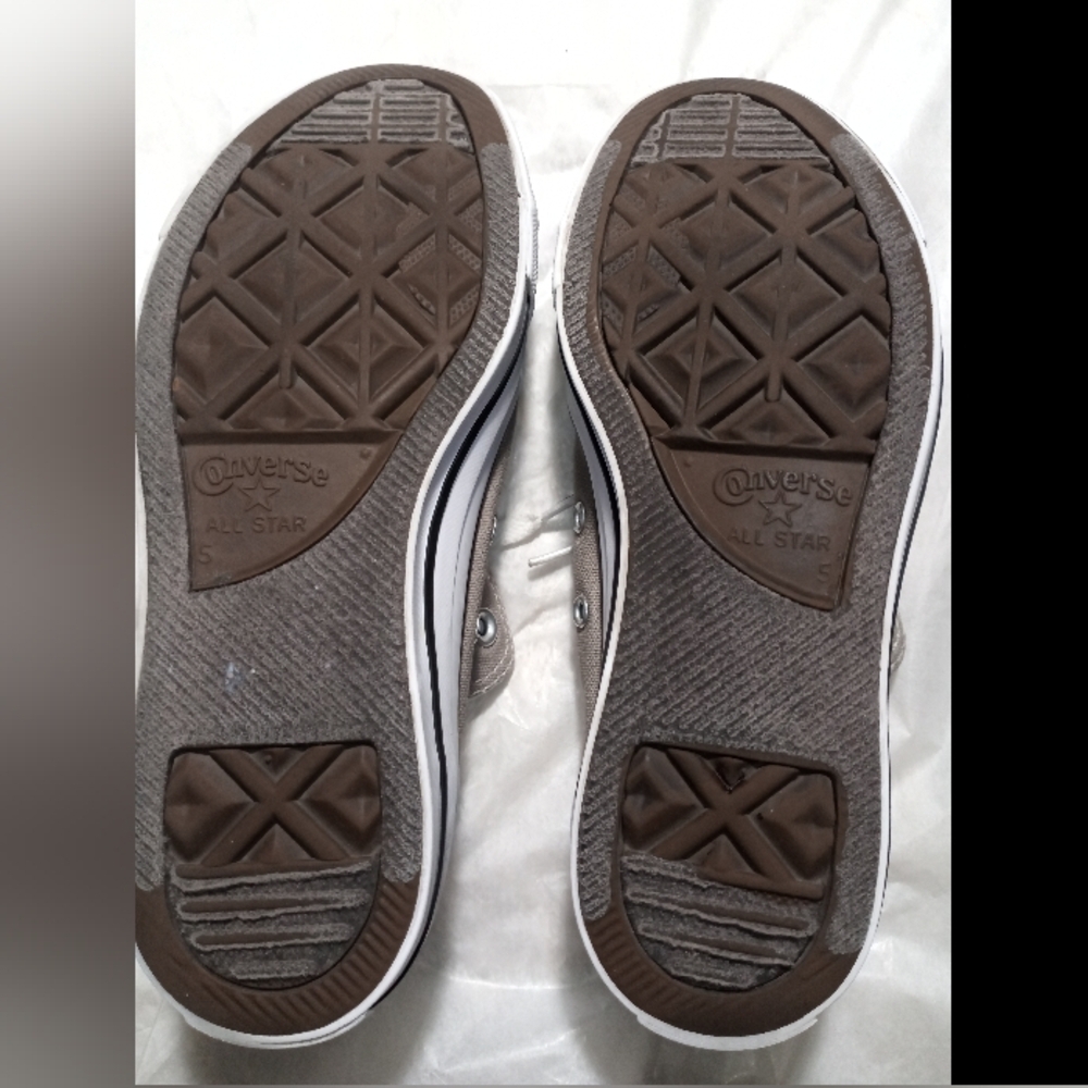 Converse Gray and White Low-Top Sneakers - Picture 4 of 9